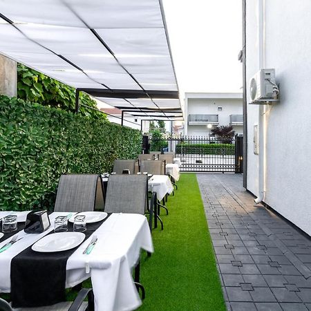 Apart-Hotel Prestige Улцинь Экстерьер фото