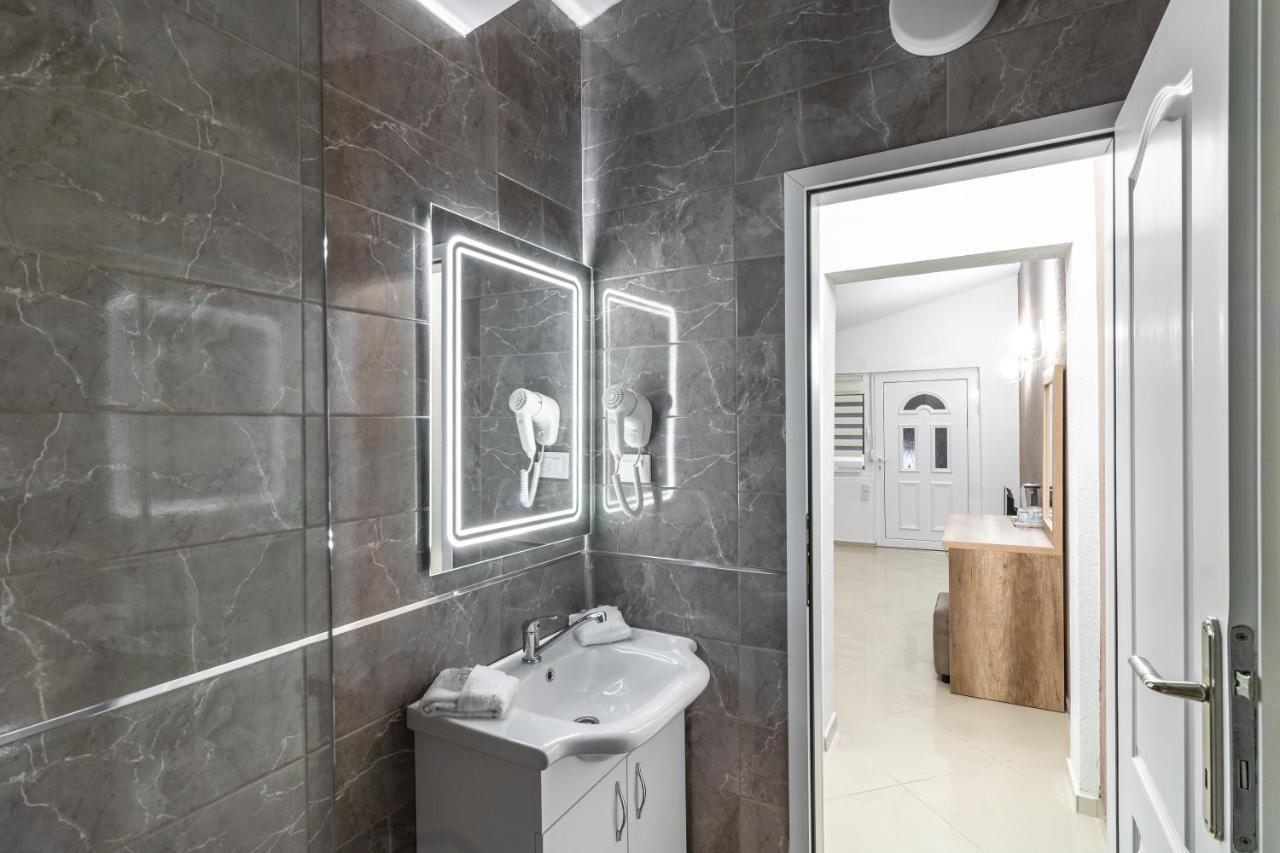 Apart-Hotel Prestige Улцинь Экстерьер фото