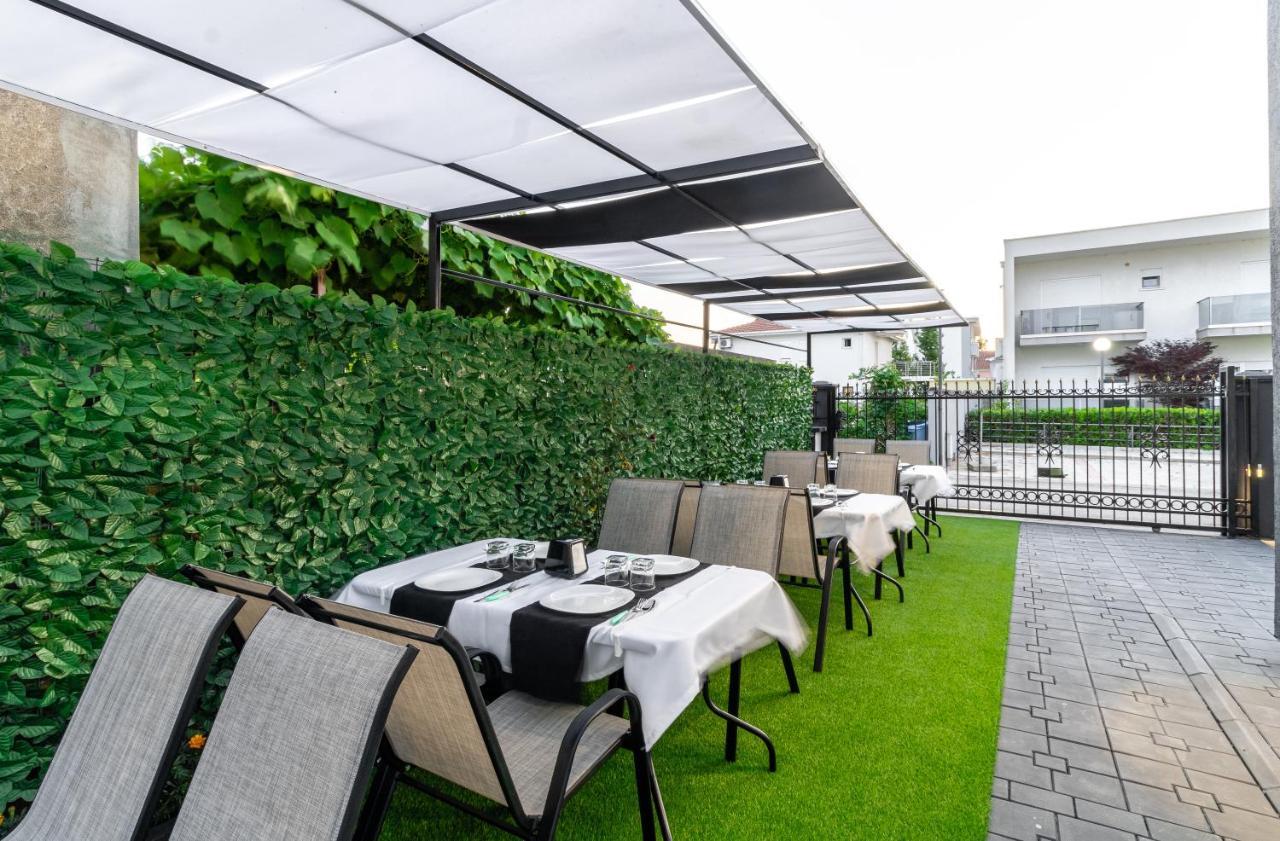Apart-Hotel Prestige Улцинь Экстерьер фото