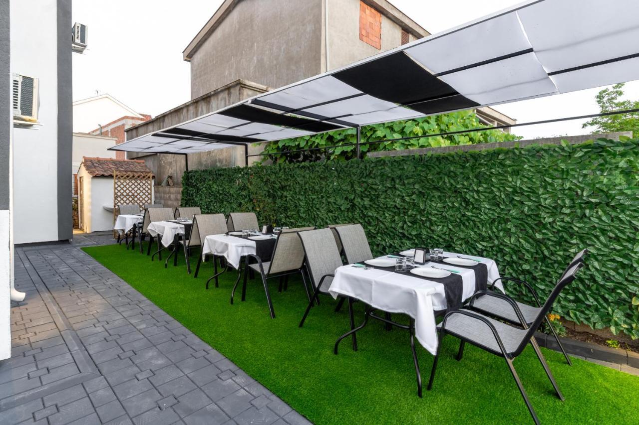 Apart-Hotel Prestige Улцинь Экстерьер фото