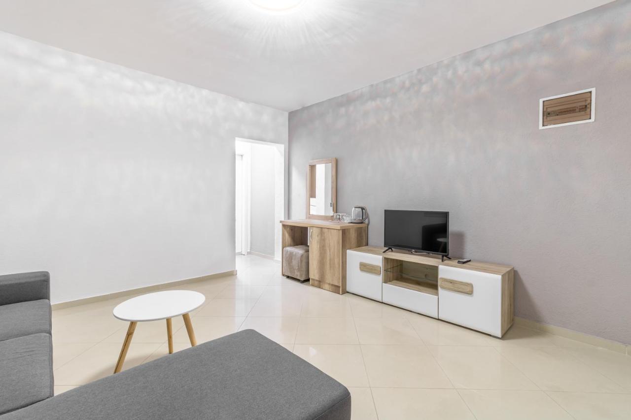 Apart-Hotel Prestige Улцинь Экстерьер фото